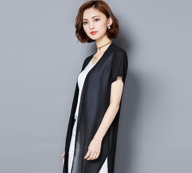 AG九游會(huì )春捂秋凍早晚溫差大建議備件“開(kāi)衫”洋氣百搭咋看都洋氣(圖4)
