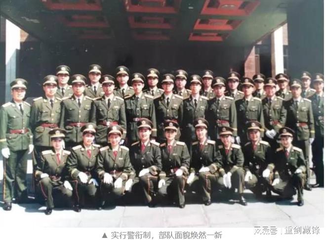 AG九游會(huì )21式軍裝配發(fā)回顧各式軍服老兵穿過(guò)哪一款樣式(圖3)