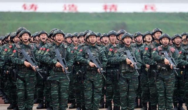 AG九游會(huì)填補(bǔ)了我軍空白！解放軍為何要向俄軍學(xué)習(xí)列裝21式作業(yè)服？(圖2)