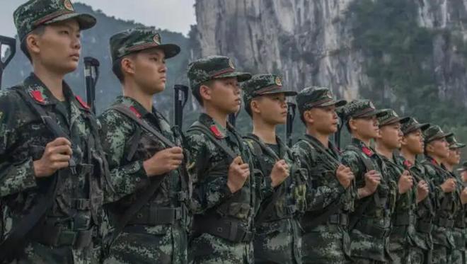 AG九游會(huì)部隊(duì)換發(fā)21式作訓(xùn)服冬季服與夏季服到底有多大區(qū)別？(圖5)
